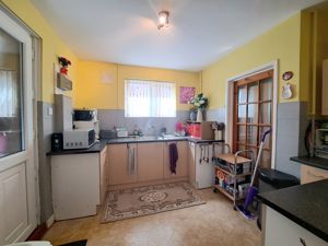 Kitchen - click for photo gallery